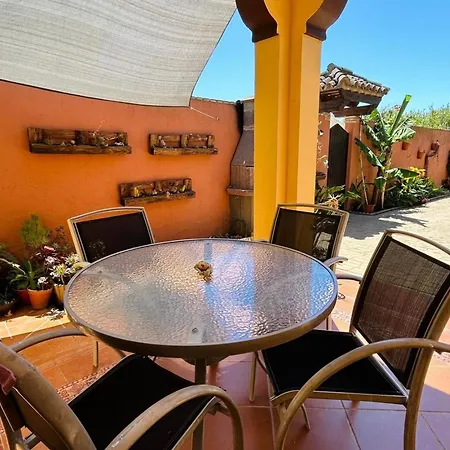 Chalet Familiar Con Piscina Privada Cerca Del Mar En Roche Viejo, - Es-180-190 *
