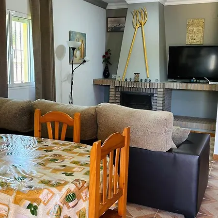 Chalet Familiar Con Piscina Privada Cerca Del Mar En Roche Viejo, - Es-180-190